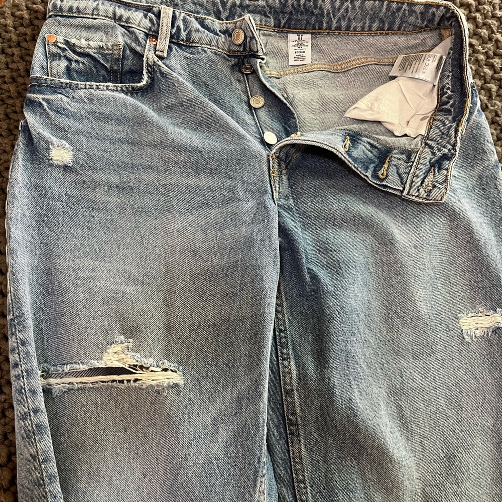 H&M women’s boyfriend jeans